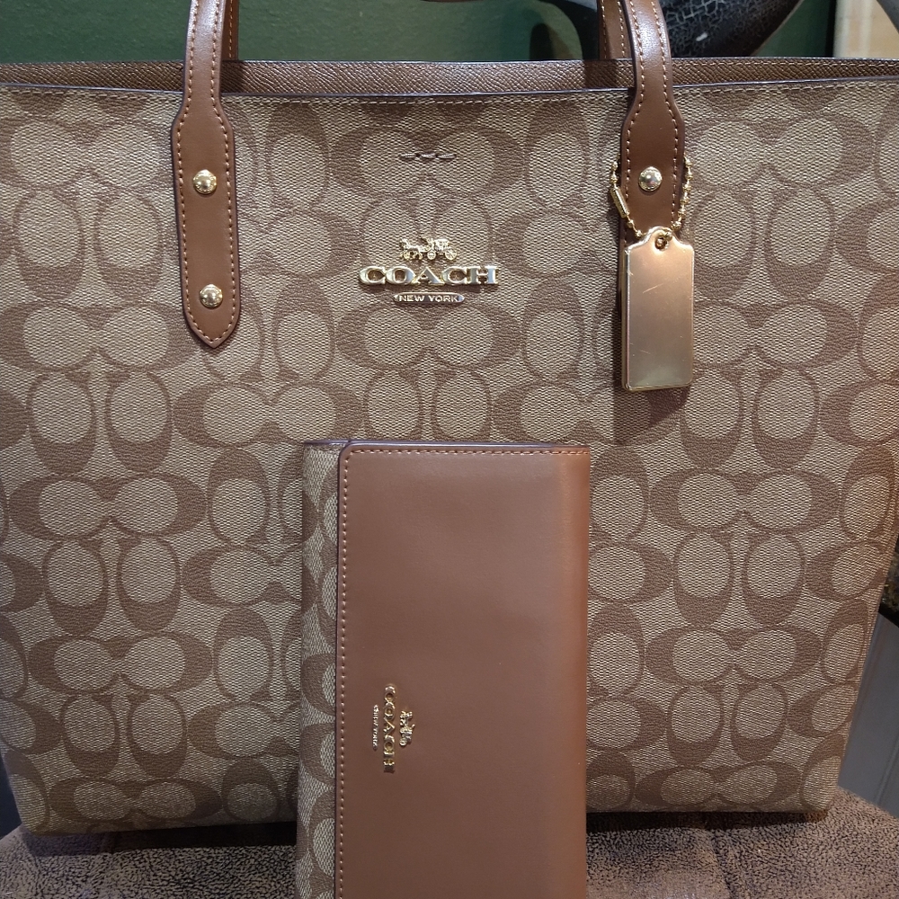 NWT coach tote and matching wallet